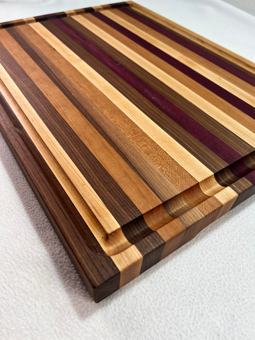 Thin Stripe Cutting Board Design 2
